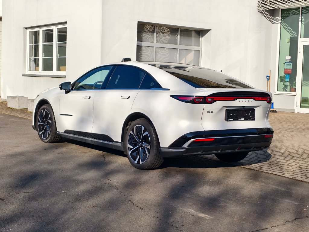 Mazda 6e