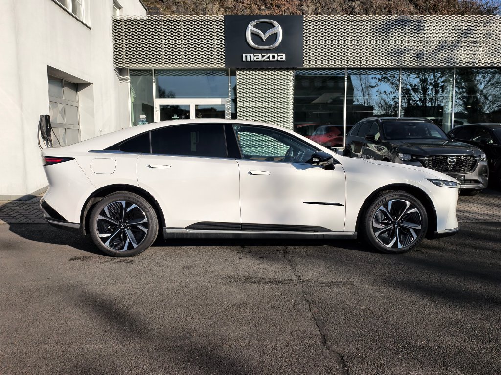 Mazda 6e